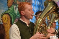 025